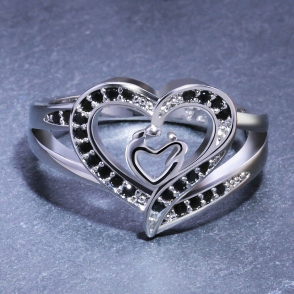 925 Silver Romantic Heart Black Sapphire Ring New - Picture 2 of 4